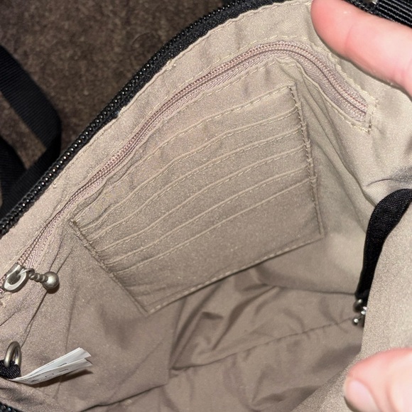 Baggallini pocket Messenger crossbody Bag black nylon - Picture 8 of 13